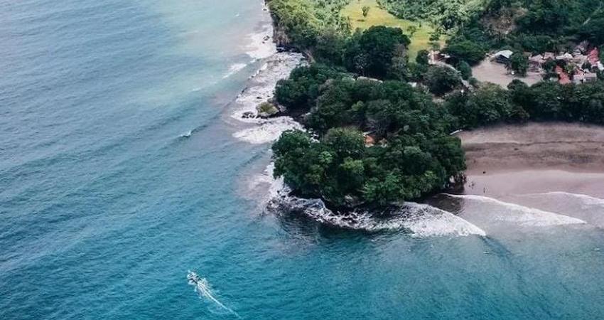 Keindahan Pantai Batu Karas, Spot Ternyaman untuk Berselancar