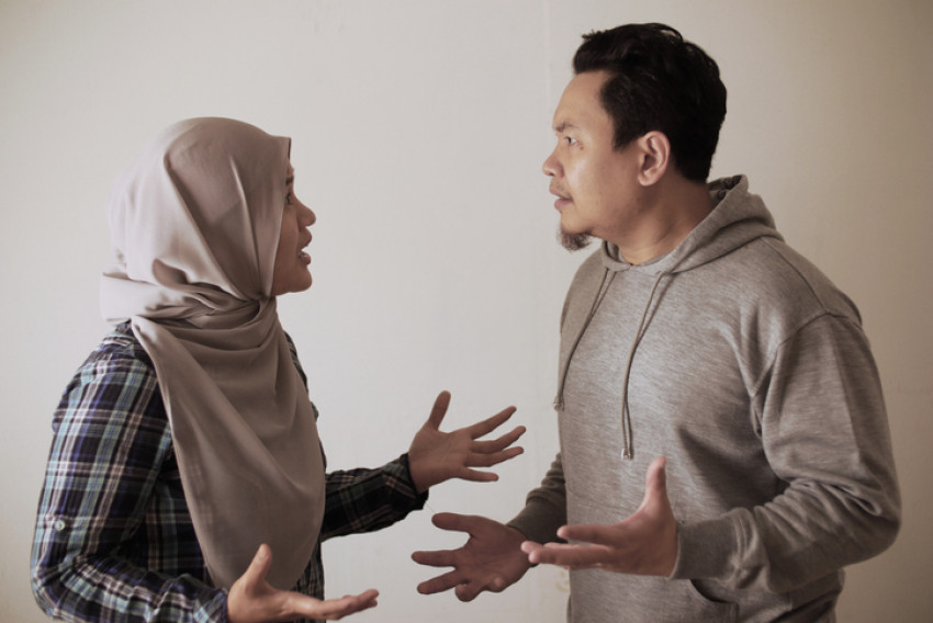 Syarah Hadis: Padamkan Amarah dengan Mohon Perlindungan ke Allah