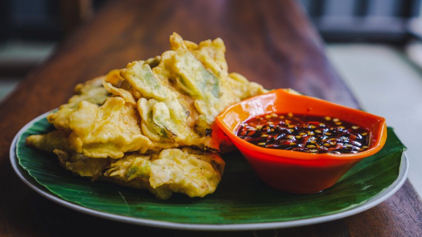 Resep Tempe Mendoan Kriuk dan Renyah, Jangan Lupa Sambalnya