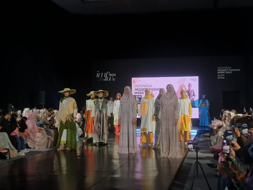 Risty Tagor dan Khanza Maryam Kolaborasi di Brand Madame Of Rose