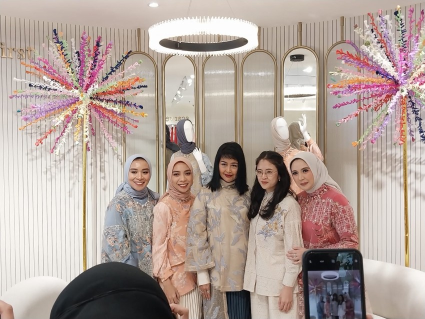 Lestarikan Budaya Betawi, Kami. First & Sarah Sofyan Rilis Sloka