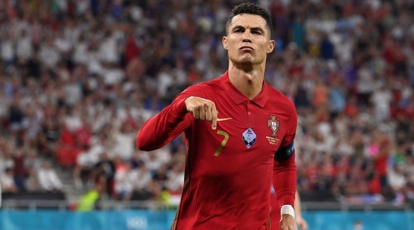 Klub Arab Saudi Kepincut Ronaldo, Tawarkan Gaji Super Fantastis
