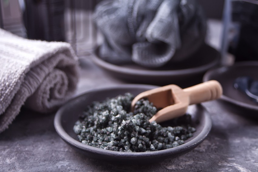 Khasiat Abu Vulkanik untuk Kulit, Obati Jerawat hingga Anti Aging