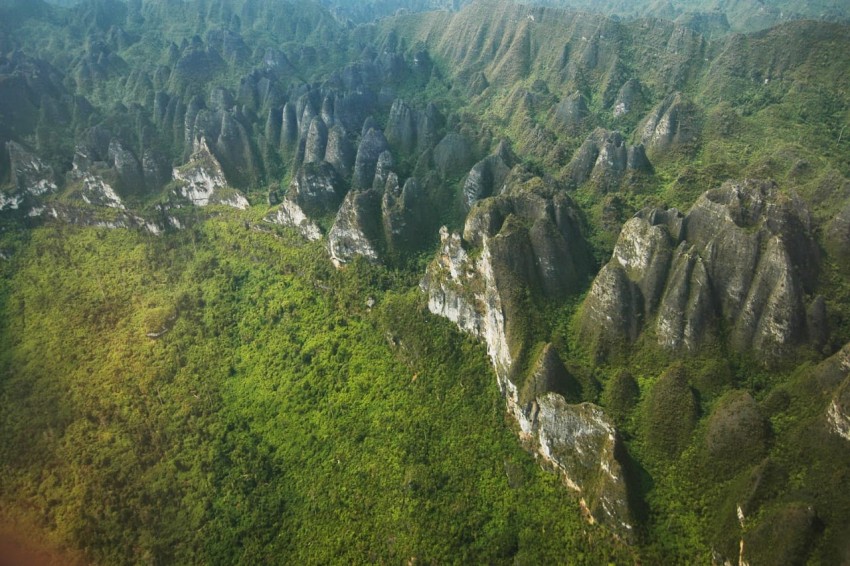 Karst Sangkulirang Mangkalihat, Destinasi Eksotis dengan Peninggalan Lukisan Purba