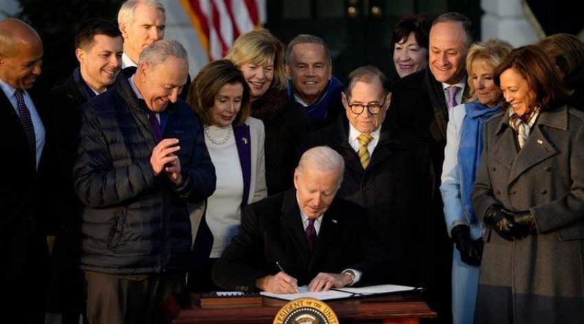 Joe Biden Sahkan UU Pernikahan Sesama Jenis di AS