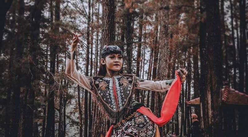 Hutan Pinus Nongko Ijo Tawarkan Kesejukan dan Pesona Alam dari Kaki Gunung Wilis