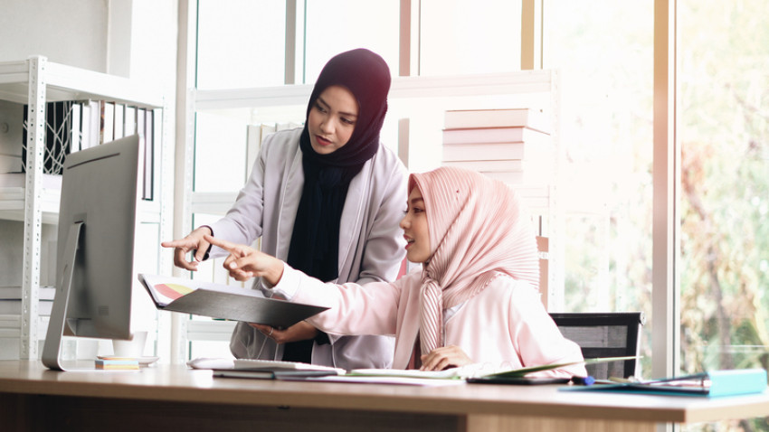 5 Gaya Kerja Orang Mudah Cemas, Terlalu Memaksakan Diri