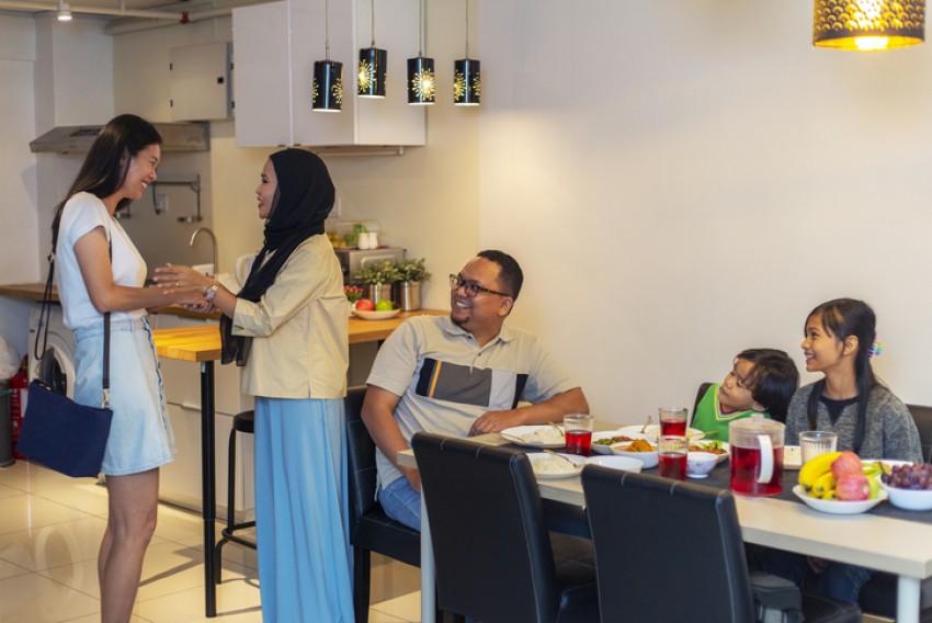 Adab Menerima Tamu dalam Islam, Diperlakukan Istimewa