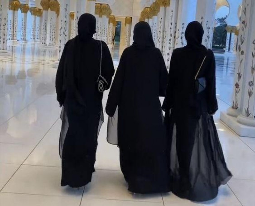 Arab Saudi Larang Siswi Kenakan Abaya saat Ujian