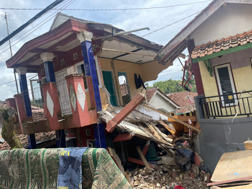 Gubernur Kaltim Serahkan Bantuan Korban Gempa Cianjur Rp6 Miliar