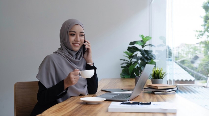Buya Yahya: Lima Syarat dalam Islam Soal Wanita Karier