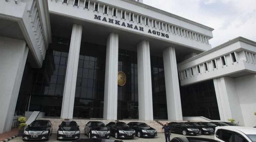 Dua Hakim Terlibat Korupsi, DPR Minta MA Bersih-bersih
