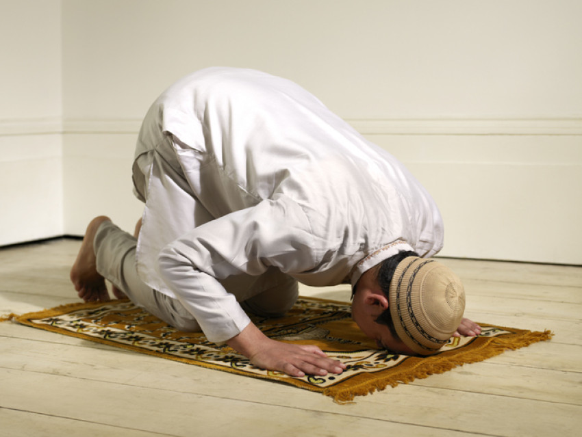 Buka Pintu Rezeki dengan Perbanyak Salat, Bukan Cuma 5 Waktu