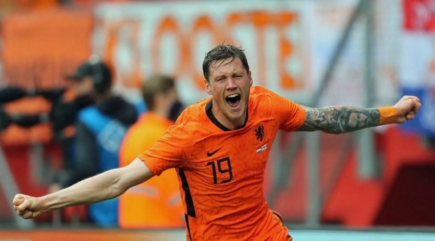 Manchester United Boyong Wout Weghorst, Van Basten Sentil Erik Ten Hag