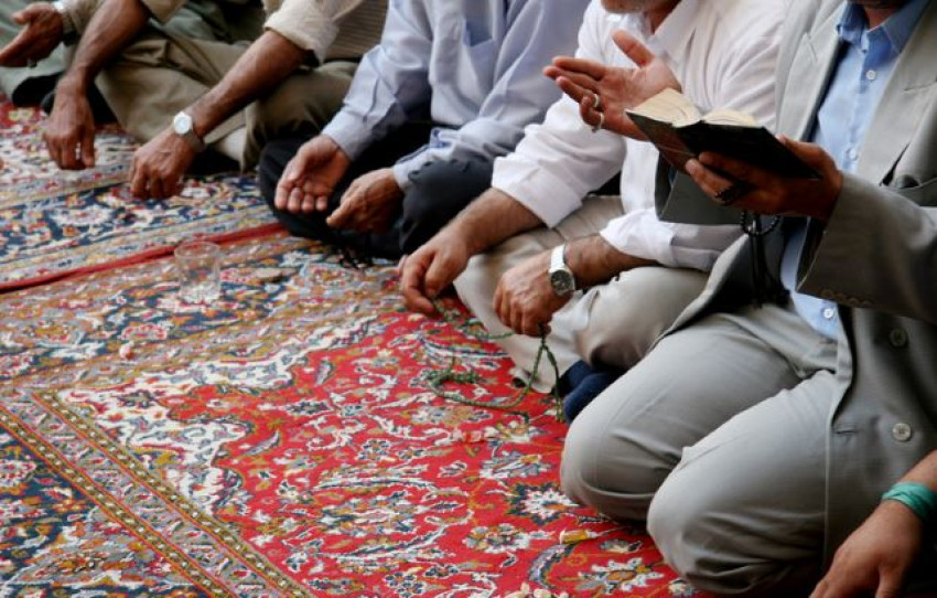 Bacaan Doa Tafakur Majelis, Huruf Latin Beserta Artinya