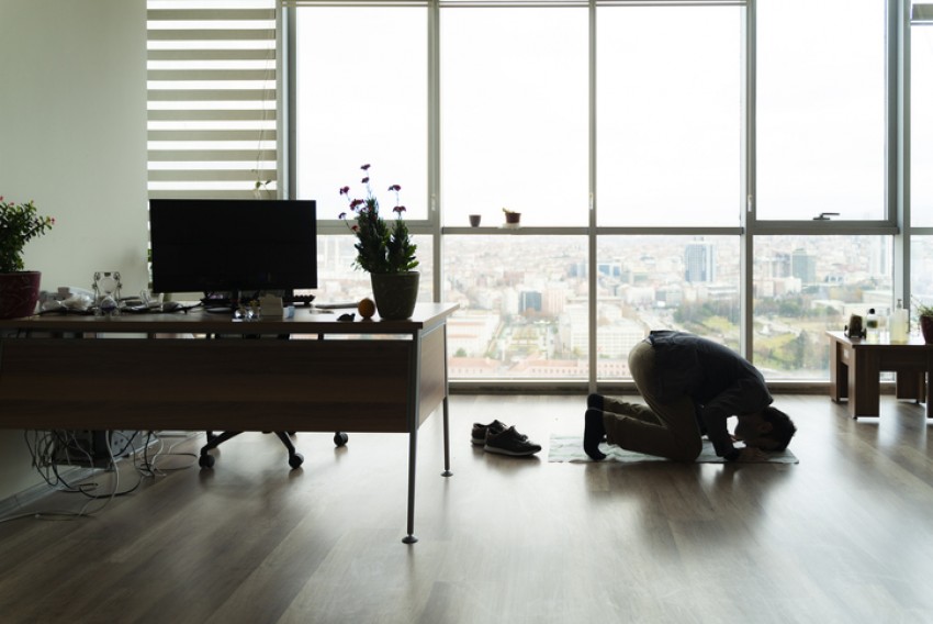 Beriman dan Beramal Saleh, Dua Syarat Utama Raih Kebahagiaan