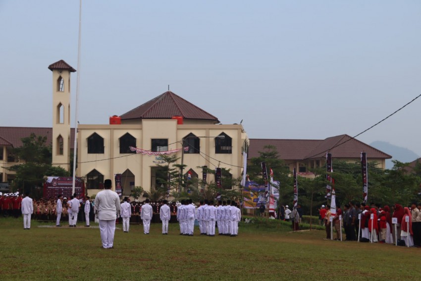 AQLIS dan GEMA Cita Beri Beasiswa Rp3,4 M untuk Anak TKI di Malaysia