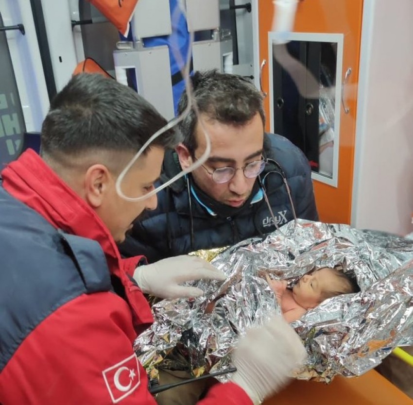 Bayi Berusia 10 Hari Ditemukan Selamat dari Reruntuhan Gempa Turki