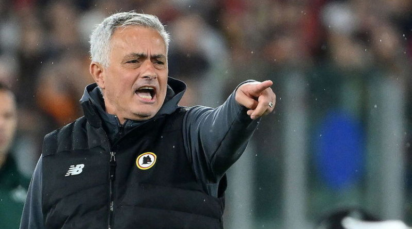 Hattrick Mourinho Musim Ini: 3 Kali Dikeluarkan dari Lapangan