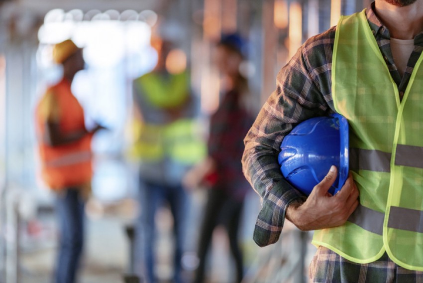 Solusi Buat Pekerja Proyek agar Bisa Tepat Waktu Salat Berjamaah