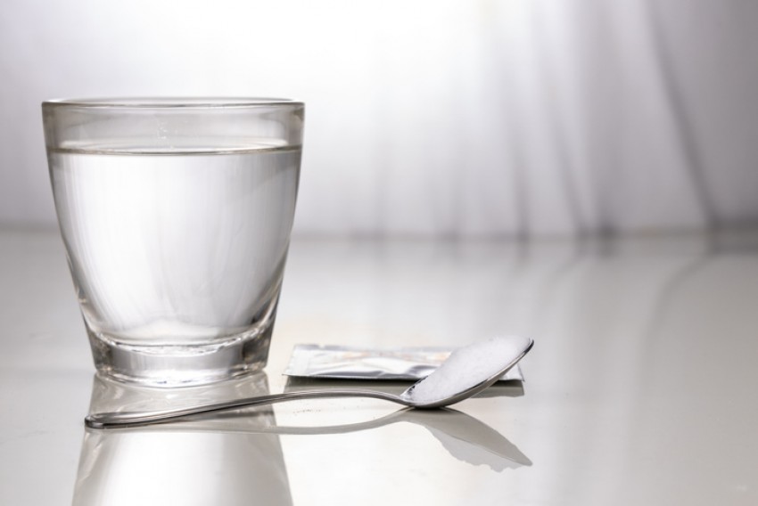 Klaim Salah Kaprah Minum Oralit Bisa Bikin Kuat Puasa