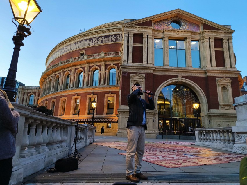 Buka Puasa di Depan Royal Albert Hall London, Dihadiri Nonmuslim