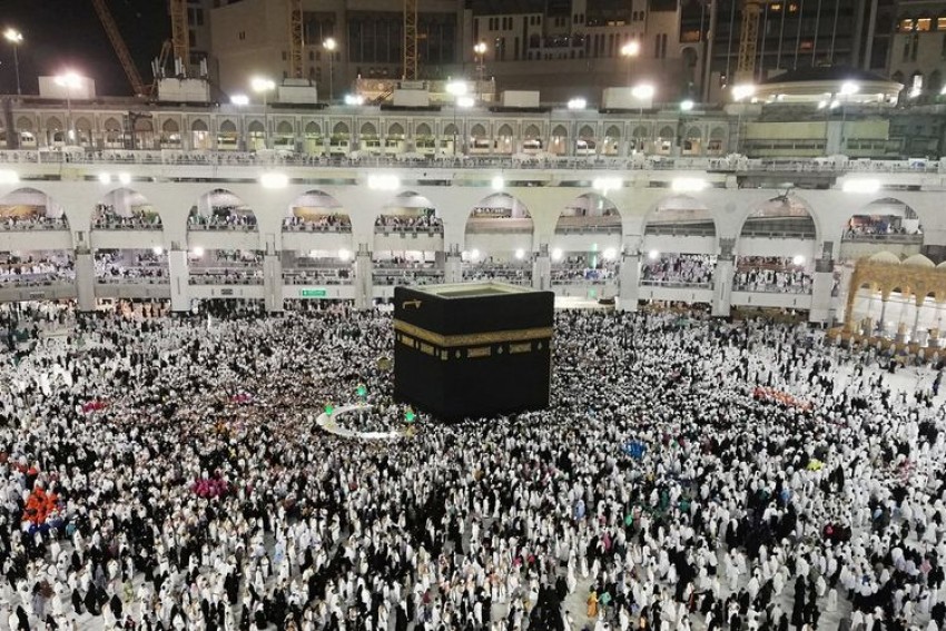 Alhamdulillah, 8 Selebritas Ini Pergi Berhaji Tahun 2023