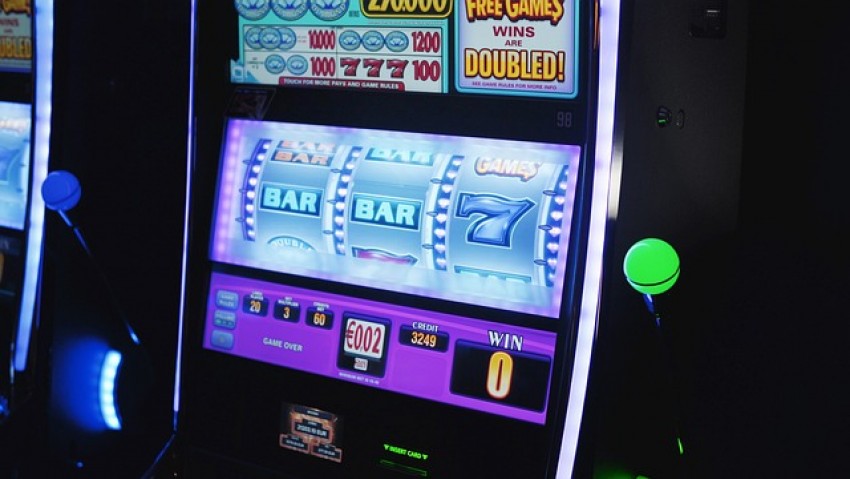 Dimainkan Legislator, Game Slot dalam Islam Disebut Maysir