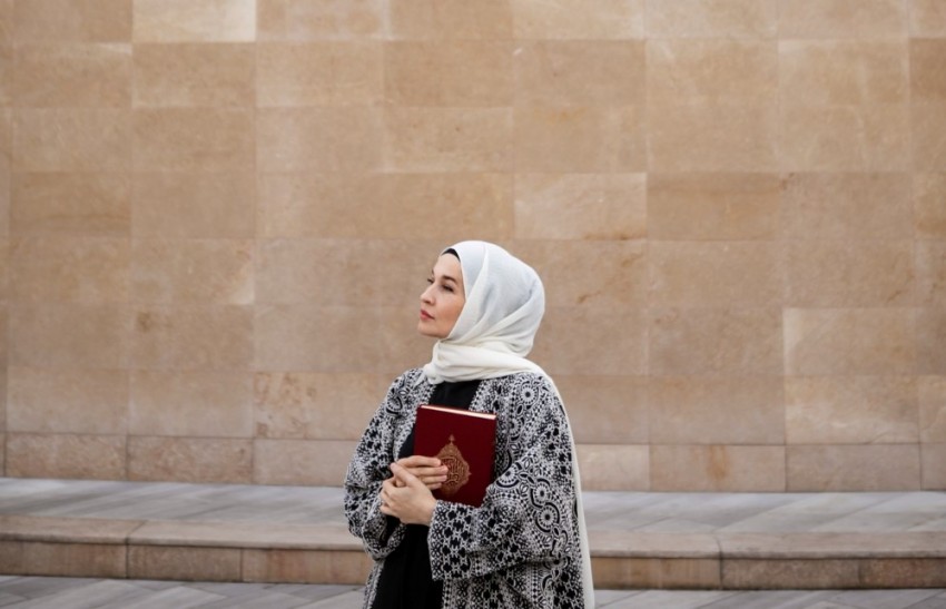 Bukan Lenggak-Lenggok Seksi, Ini Miss Universe Sejati dalam Islam