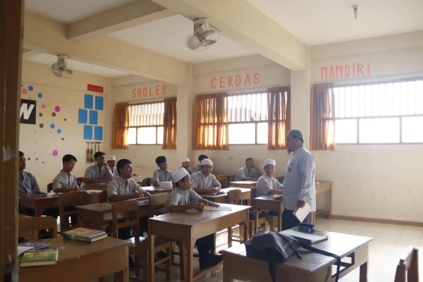 Pengasuh Pondok Tazakka Sebut Guru Pilar Utama Peradaban Bangsa