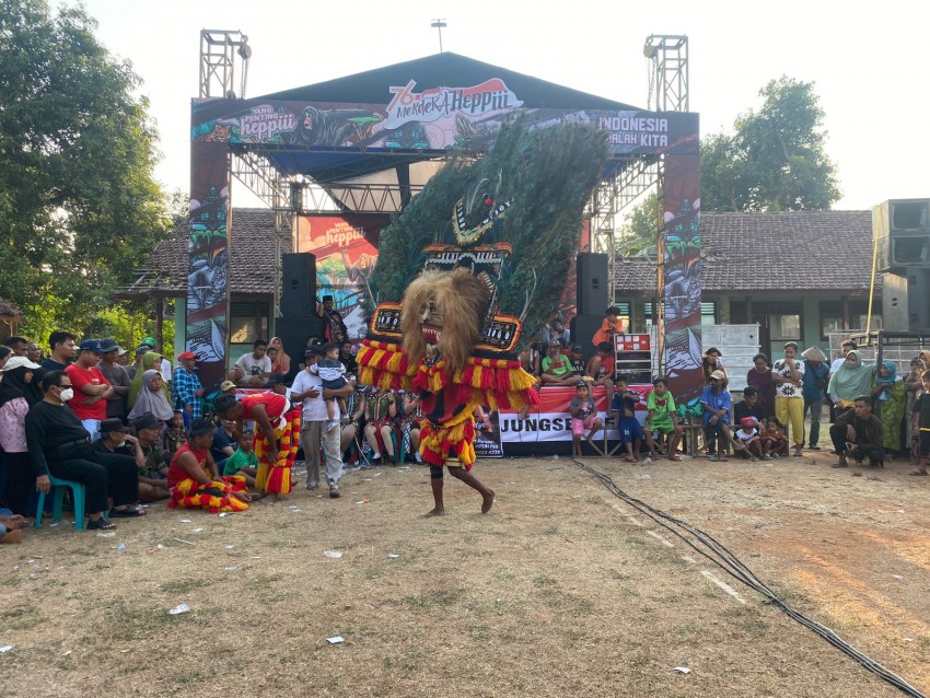 Lestarikan Seni Tradisional, Anak-anak Muda Gelar Pertunjukan Reog