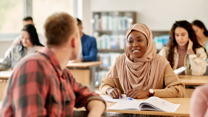 Bagaimana Beraktivitas Sebagai Muslimah Kulit Hitam di Inggris?