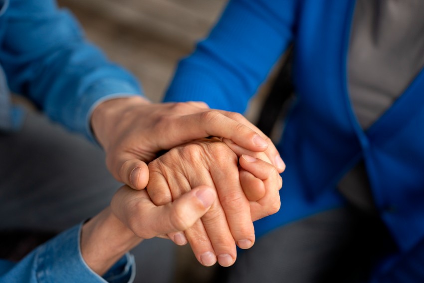 Cara Memperlakukan Orang Tua Menurut Islam