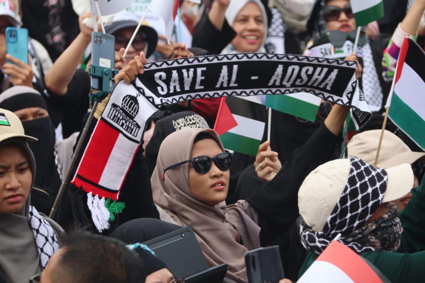 Solidaritas untuk Rakyat Gaza, Ribuan Muslim Indonesia Gelar Aksi Bela Aqsa