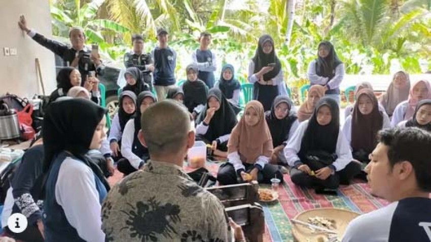 Puluhan Santri Singkawang Kalbar Dilatih Jadi Wirausahawan