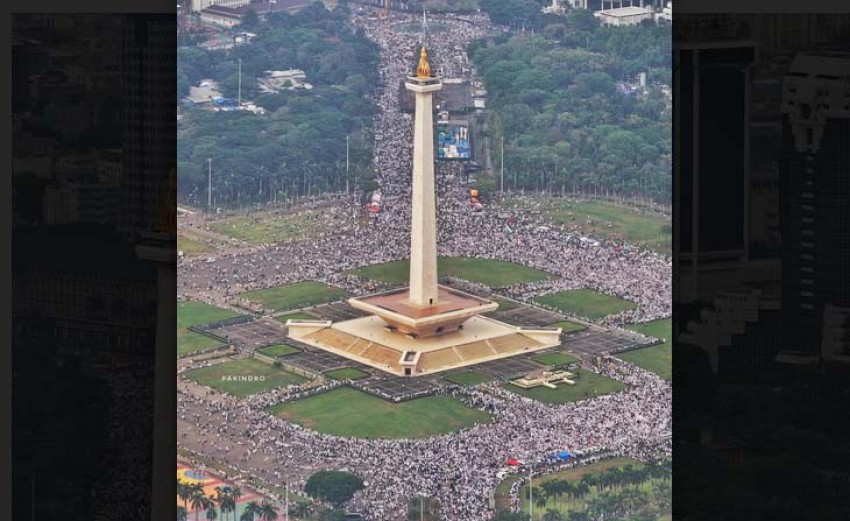 Foto Foto Aksi Bela Palestina Di Monas Dihadiri 2 Juta Massa