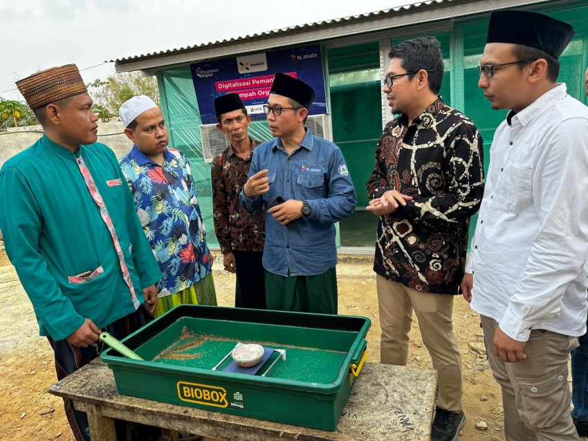 Dorong Pemberdayaan Ekonomi Pesantren, Ponpes Miftahul Ulum Diajari Budidaya Maggot
