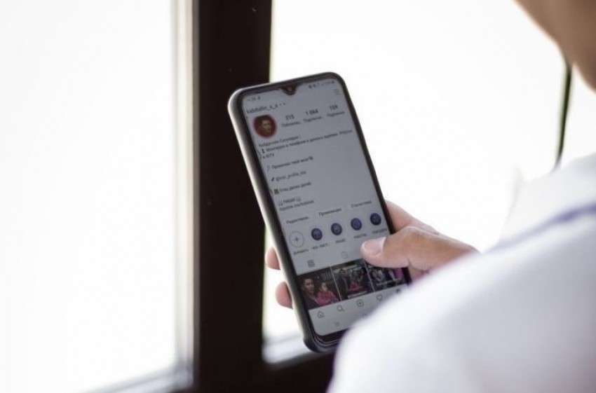 Inilah Dampak Media Sosial Terhadap Harga Diri