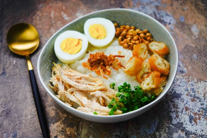 Nikmat Disantap Pagi atau Malam, Ini Rekomendasi Bubur Ayam Enak di 4 Kota