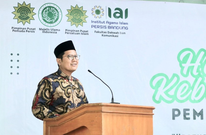 KH Cholil Nafis Berpesan Dai Jadi Perekat Persatuan