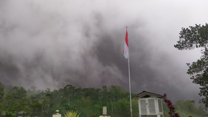 Gunung Merapi Muntahkan Awan Panas, BPPTKG: Abu Vulkanik Terjadi di Boyolali dan Magelang
