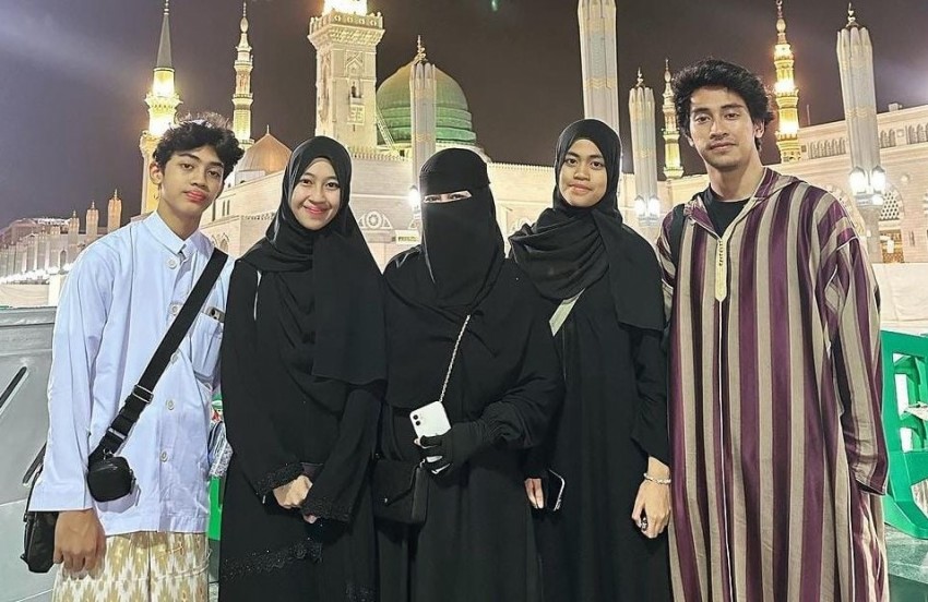 Pesan Haru Ummi Pipik untuk Mendiang Uje: Alhamdulillah Amanahmu Sudah Kutunaikan