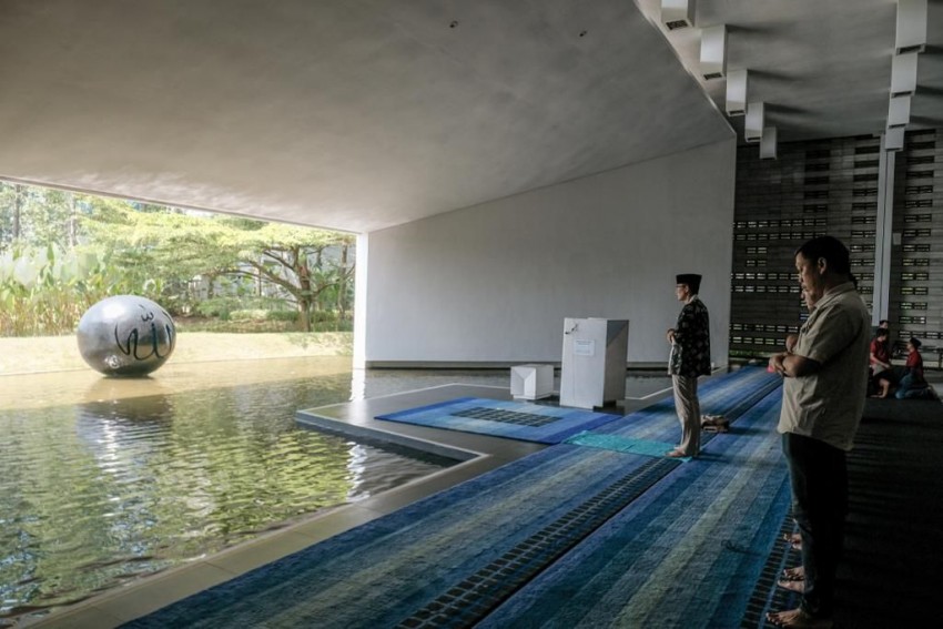 Masjid Al Irsyad Ikon Wisata Religi di Bandung Barat