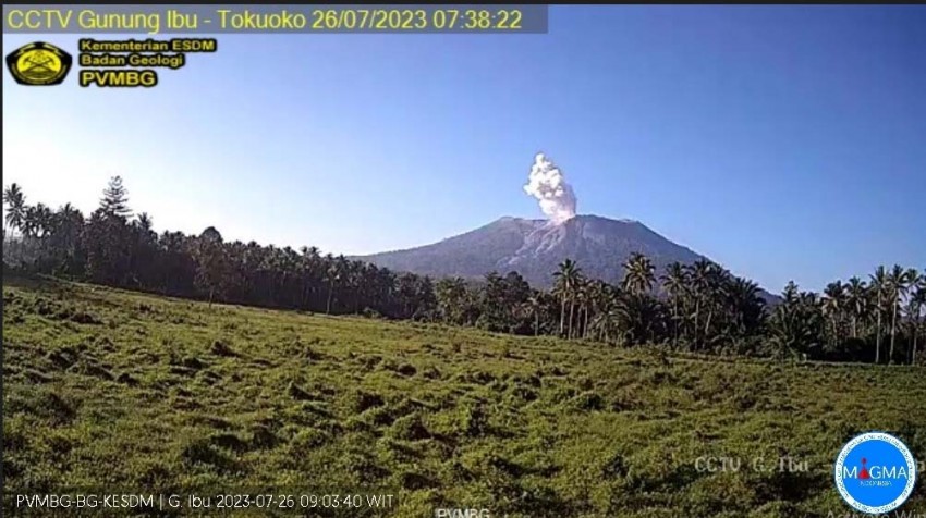 Gunung Ibu di Halmahera Barat Erupsi, Letusan 1.000 Meter