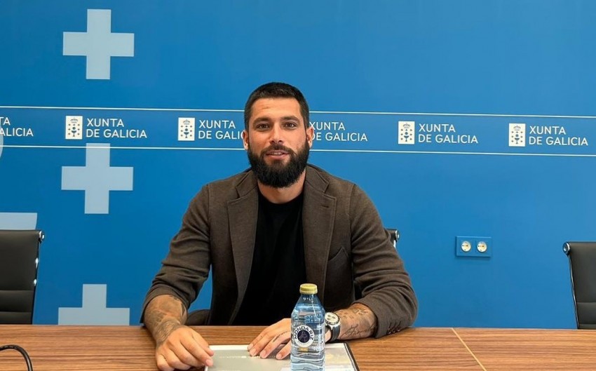 Eks Gelandang Aston Villa, Jota Peleteiro Masuk Islam