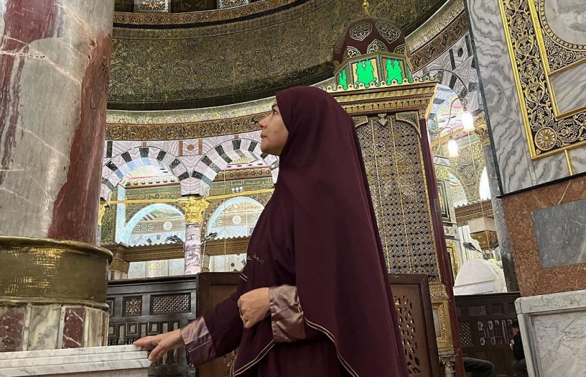 Tangis Meisya Siregar Pecah Saat Berdoa di Masjid Al Aqsa saat Malam Nisfu Sya'ban