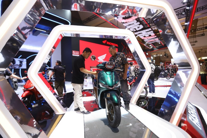 Honda Stylo 160, Skutik Terlaris di IIMS 2024