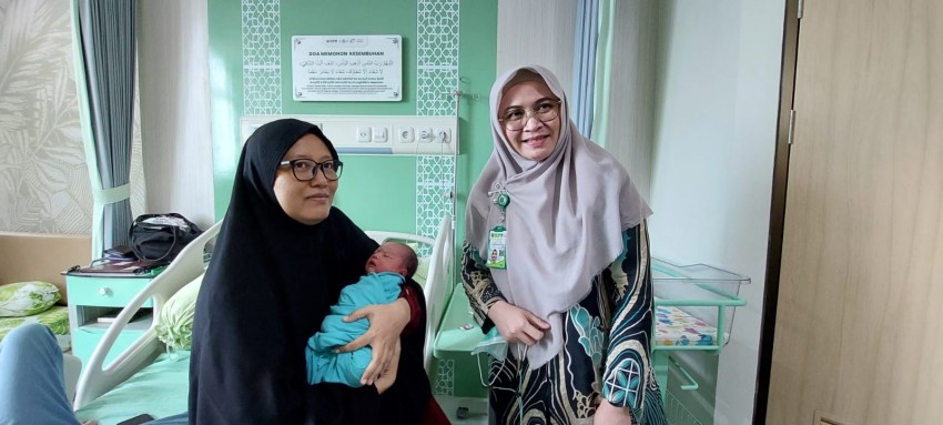 Pasangan Muda di Surabaya Melahirkan Buah Hati di Tahun Kabisat
