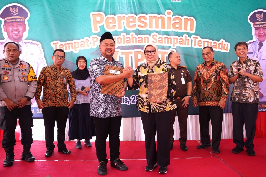 SIG dan Pemkab Gresik Kerja Sama Pemanfaatan Bahan Bakar Alternatif dari Sampah