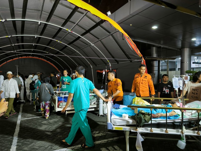 Dampak Gempa M6.5 di Tuban, Ratusan Pasien RSUA Dievakuasi